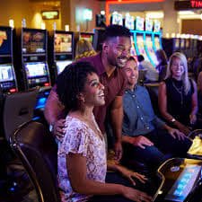 888gj APP ဖြင့် ဘောလုံး Casino ငါးပစ်ဂိမ်း ကစားနေသောမြင်ကွင်း
